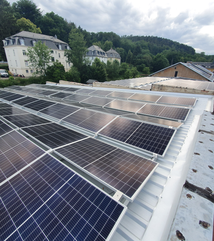 EFM energy setzt auf jedem Dach Solaranlagen um