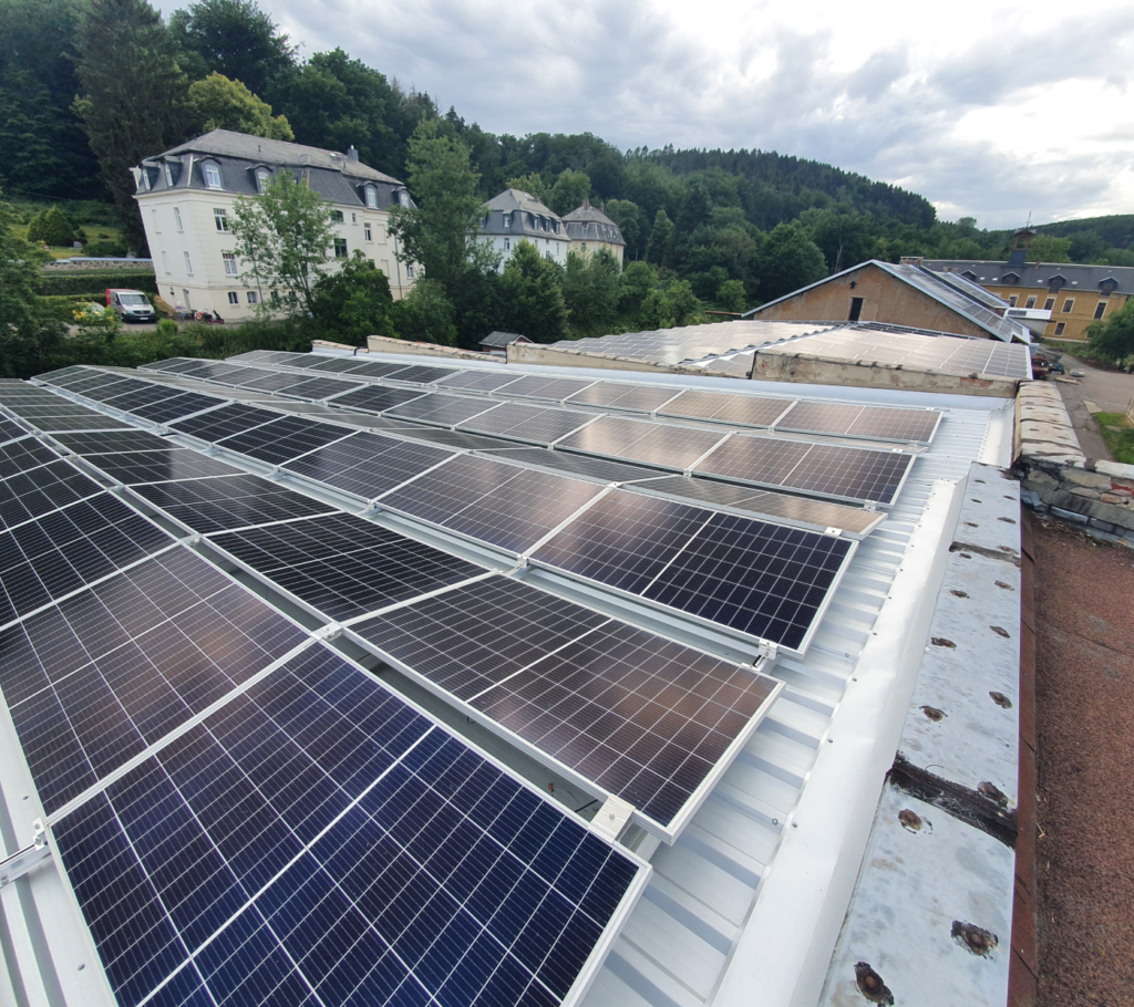 EFM energy setzt auf jedem Dach Solaranlagen um